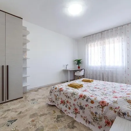 Family House * Venice