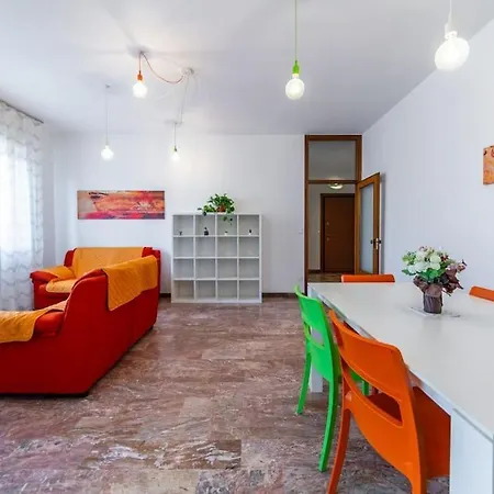 Family House アパート *