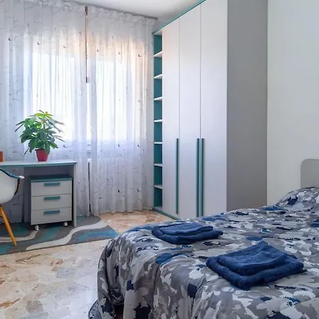 Family House アパート