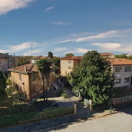 Family House アパート *